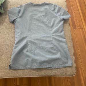 Figs small scrub top